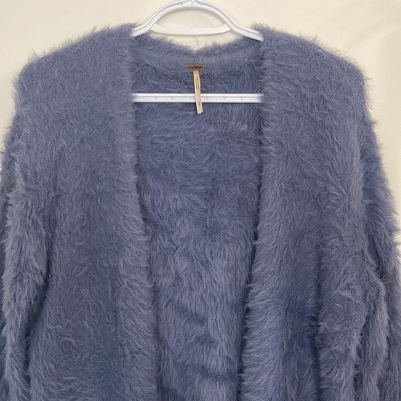 Free people women’s cardigan, medium size, W21,L31 - Picture 2 of 7